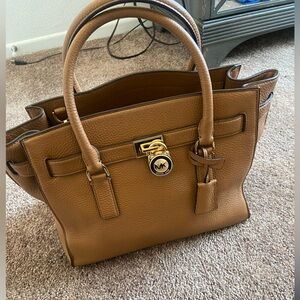 Hamilton Bag & Wallet